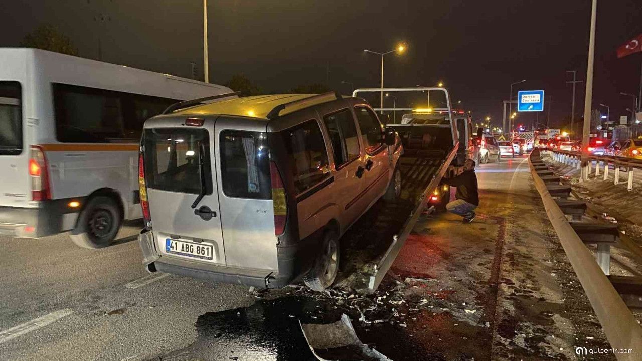 Kocaeli'de zincirleme trafik kazası. 2 yaralı