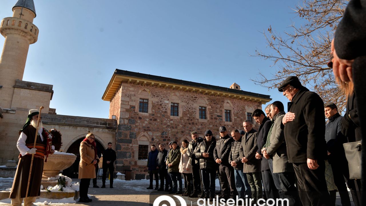 Nevşehir Hacı Bektaş Veli Dergahında depremzedelere dua