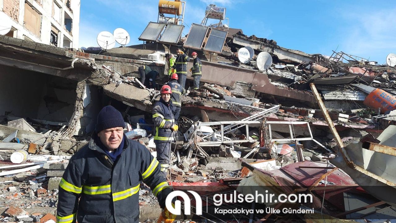 Nevşehir itfaiye ekipleri deprem bölgesinde