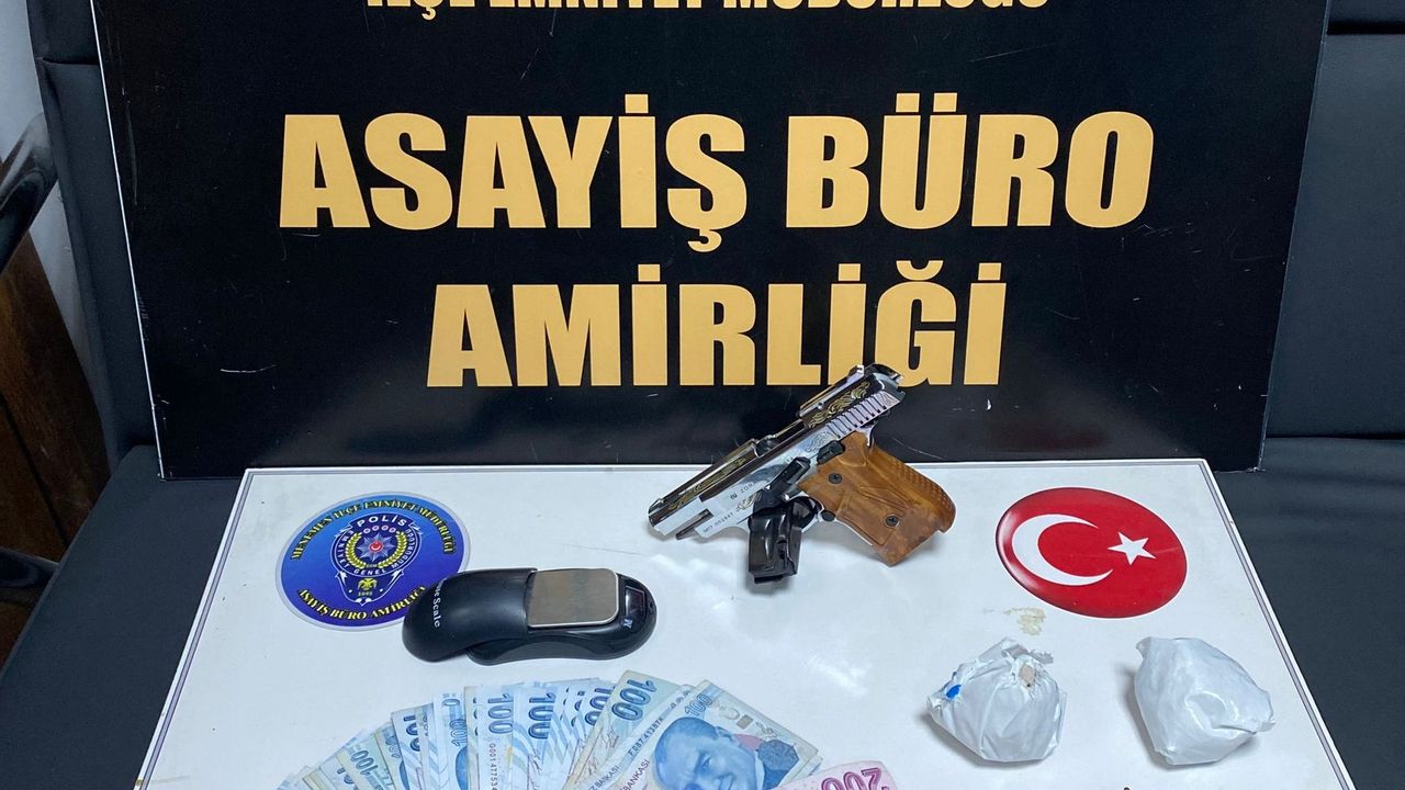 İzmir'de plakasız minibüsten uyuşturucu çıktı