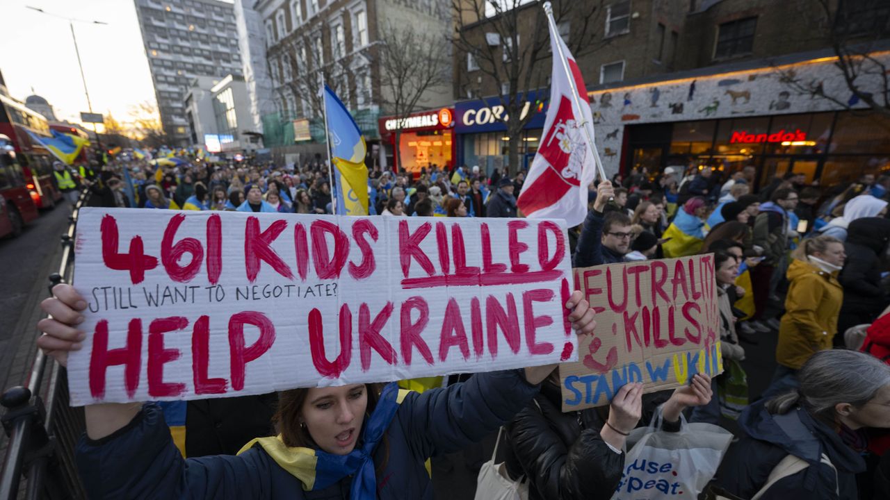 Rusya-Ukrayna savaşında yaşamını yitirenler Londra'da anıldı