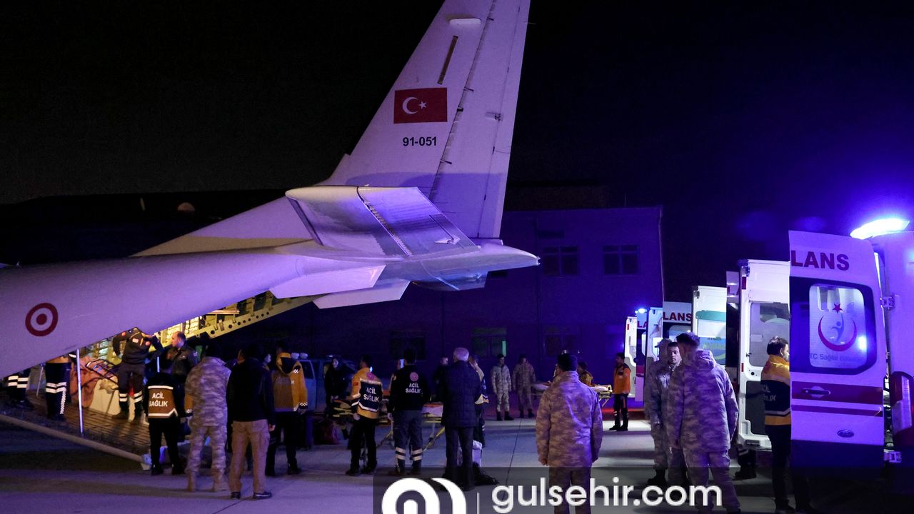 6 depremzede uçakla Adana'dan İstanbul'a getirildi