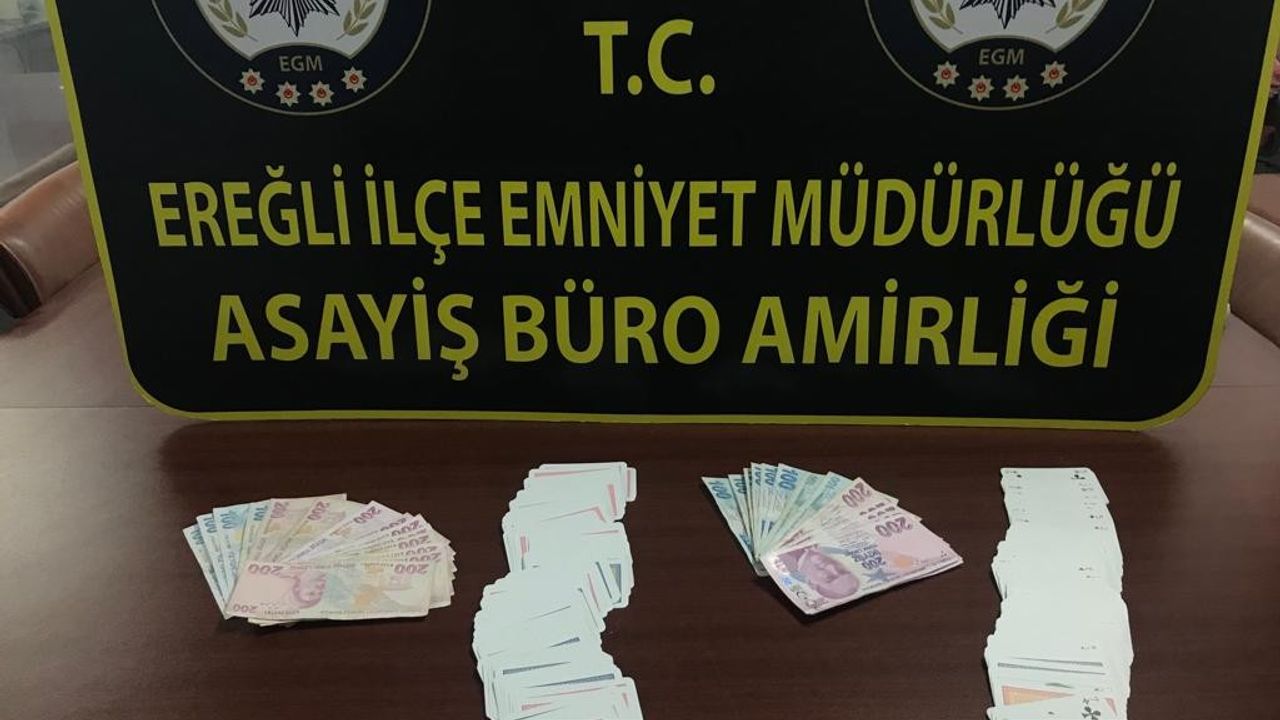 Konya'da 8 kumarcıya 32 bin 440 lira ceza kesildi