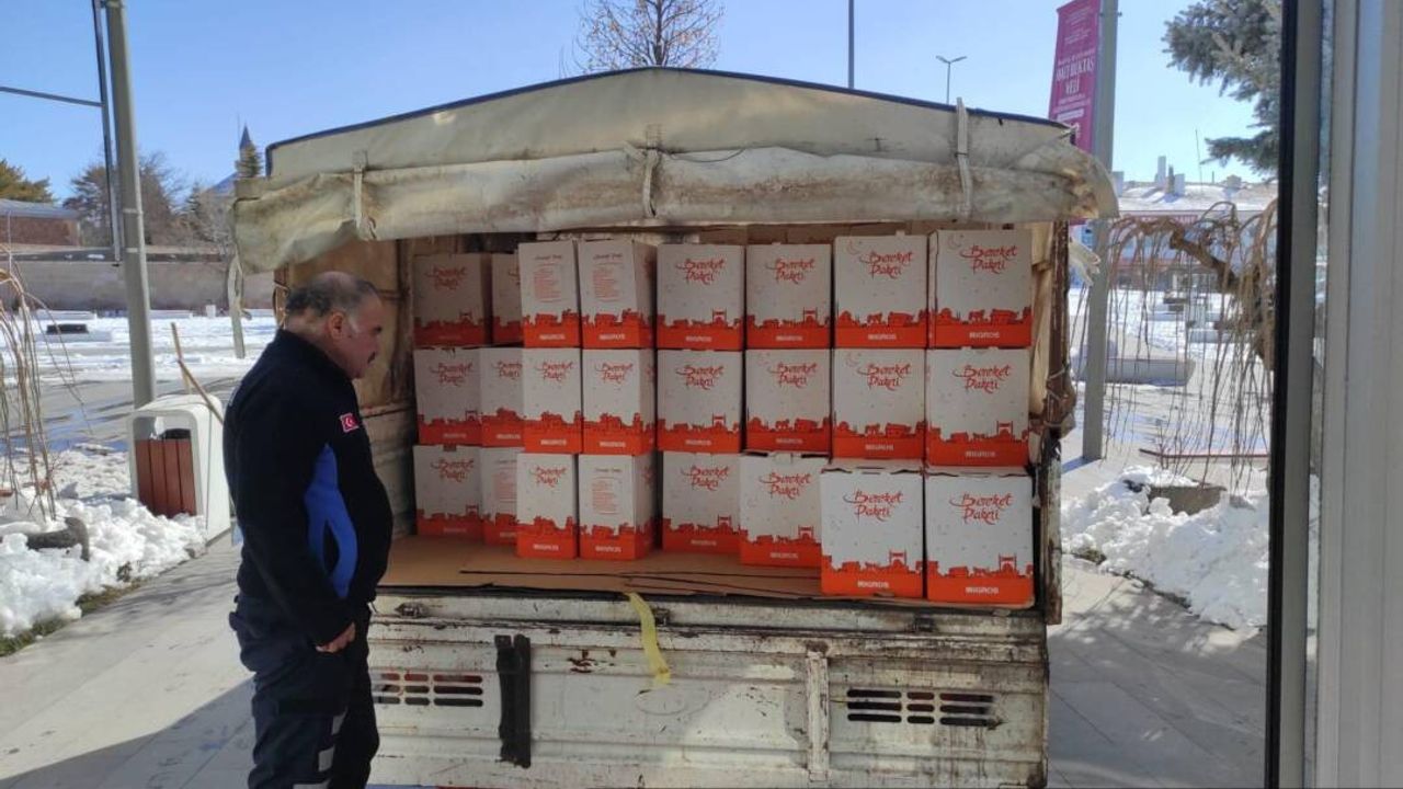 Hacıbektaş'taki depremzedelere Hızır Avusturya'dan 300 koli