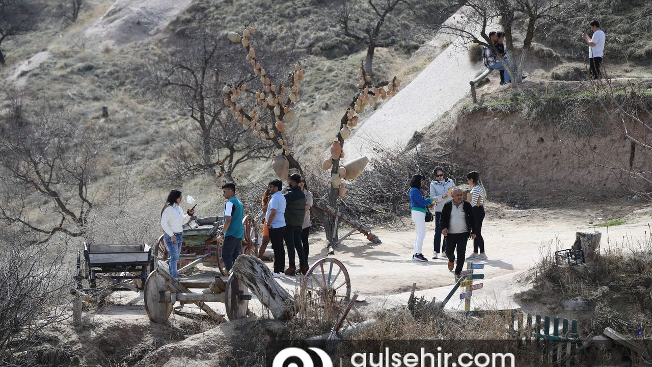 Çinli turistler yeniden Kapadokya'ya akın etti
