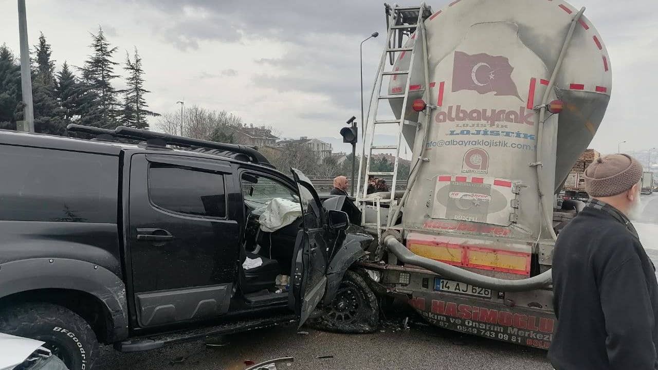 Anadolu Otoyolu'nda 23 araç birbirine girdi