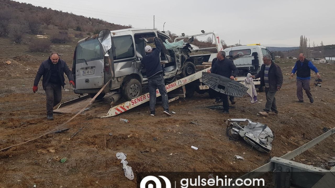 Yozgat'ta feci trafik kazası aileyi parçaladı