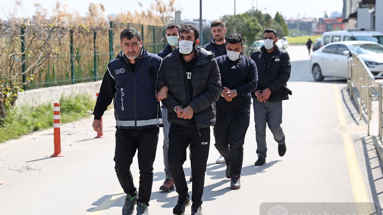 Adana'da 23 kaçak göçmen yakalandı