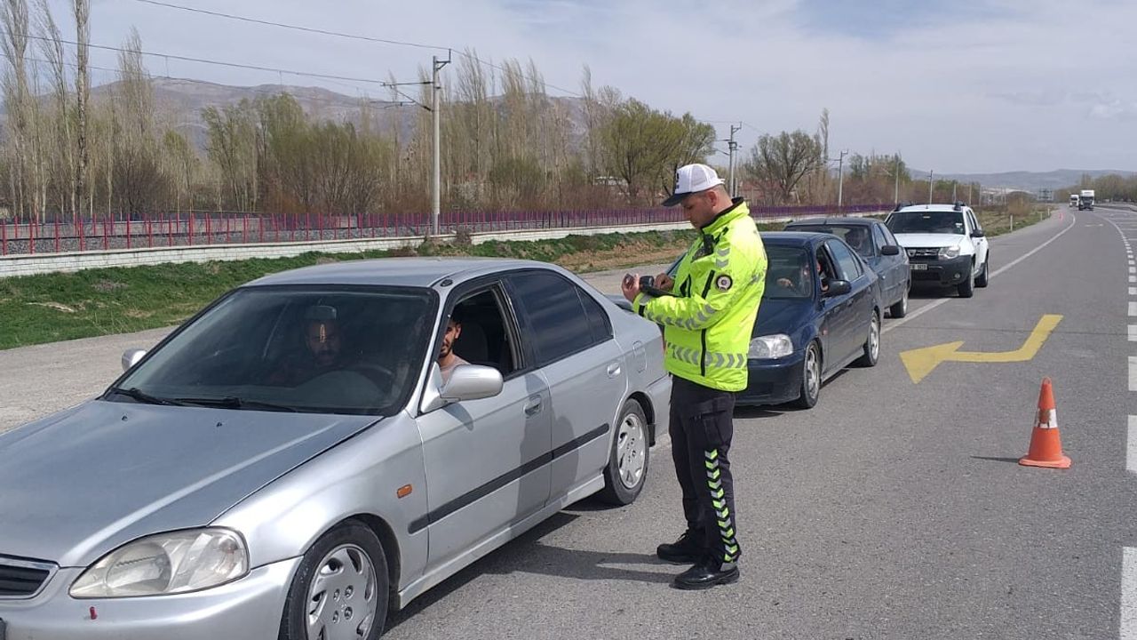 Sivas'ta bayram öncesi trafik denetimleri artırıldı