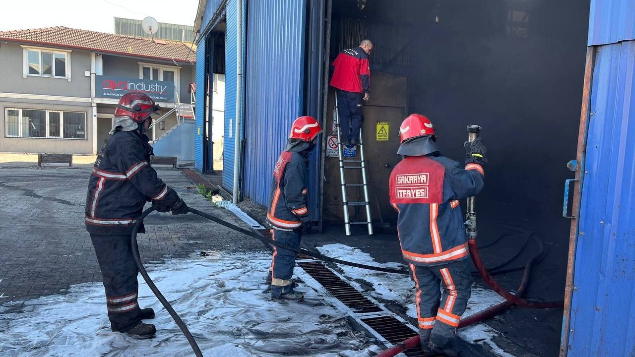 Sakarya'da kömür tesisinde yangın çıktı