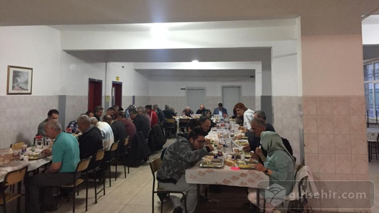 Nevşehir lisesinden iftar yemeği programı