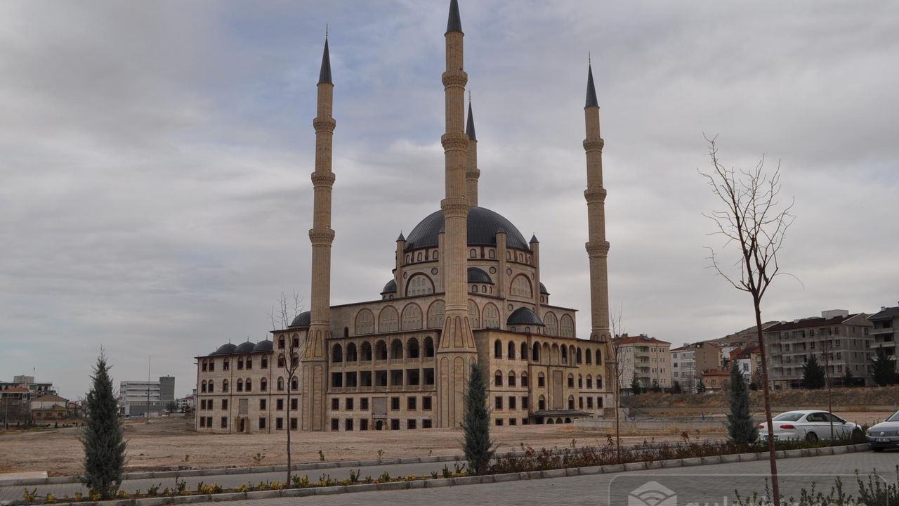 Nevşehir Külliye Camii'nin kaderi belli değil