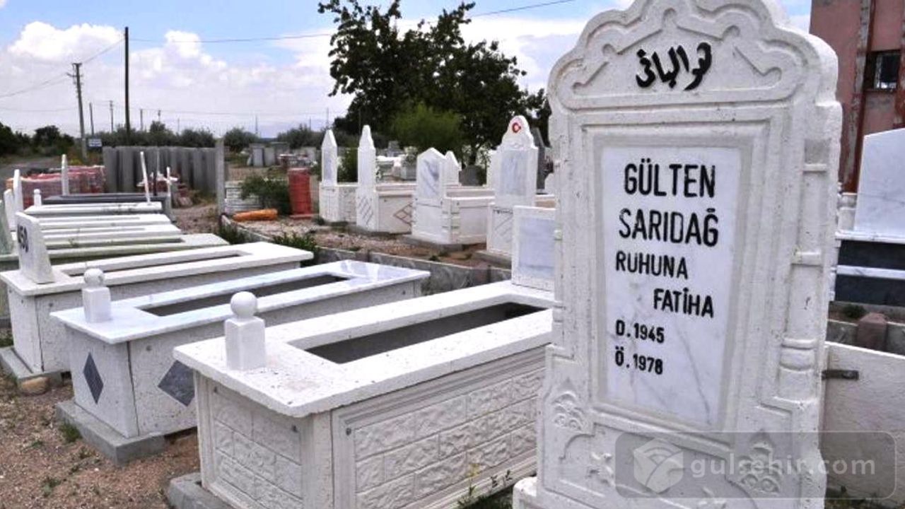 Renkli mezarlar Nevşehir'de de yaygınlaşıyor