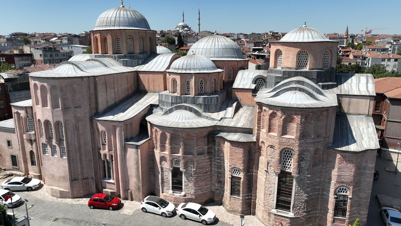 Molla Zeyrek Camii İhtişamıyla Tarihe Işık Tutuyor