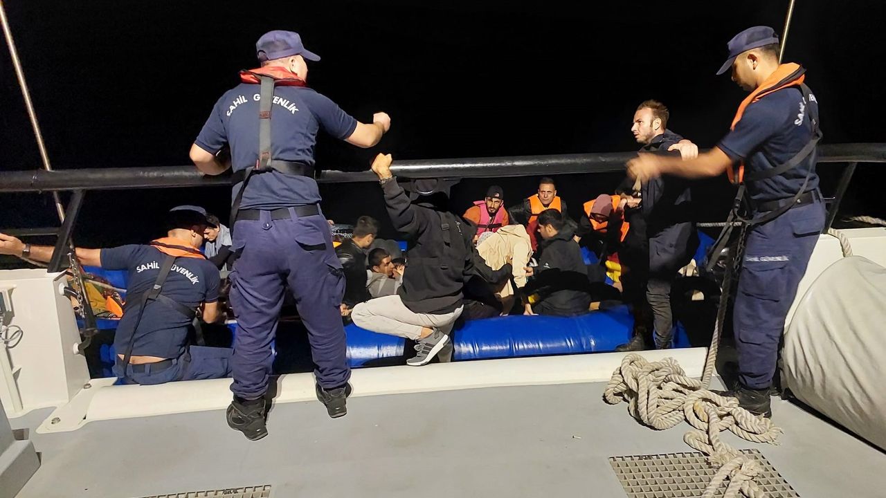 Çanakkale’de:''Karada ve Denizde 61 Kaçak Göçmen Yakalandı''