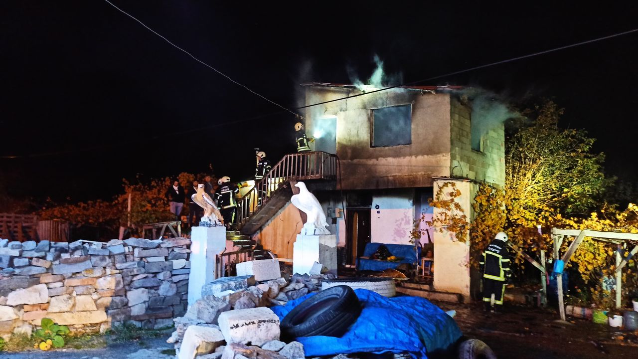 "Kayseri'de Müstakil Ev Yangını: Korkutan Görüntüler"