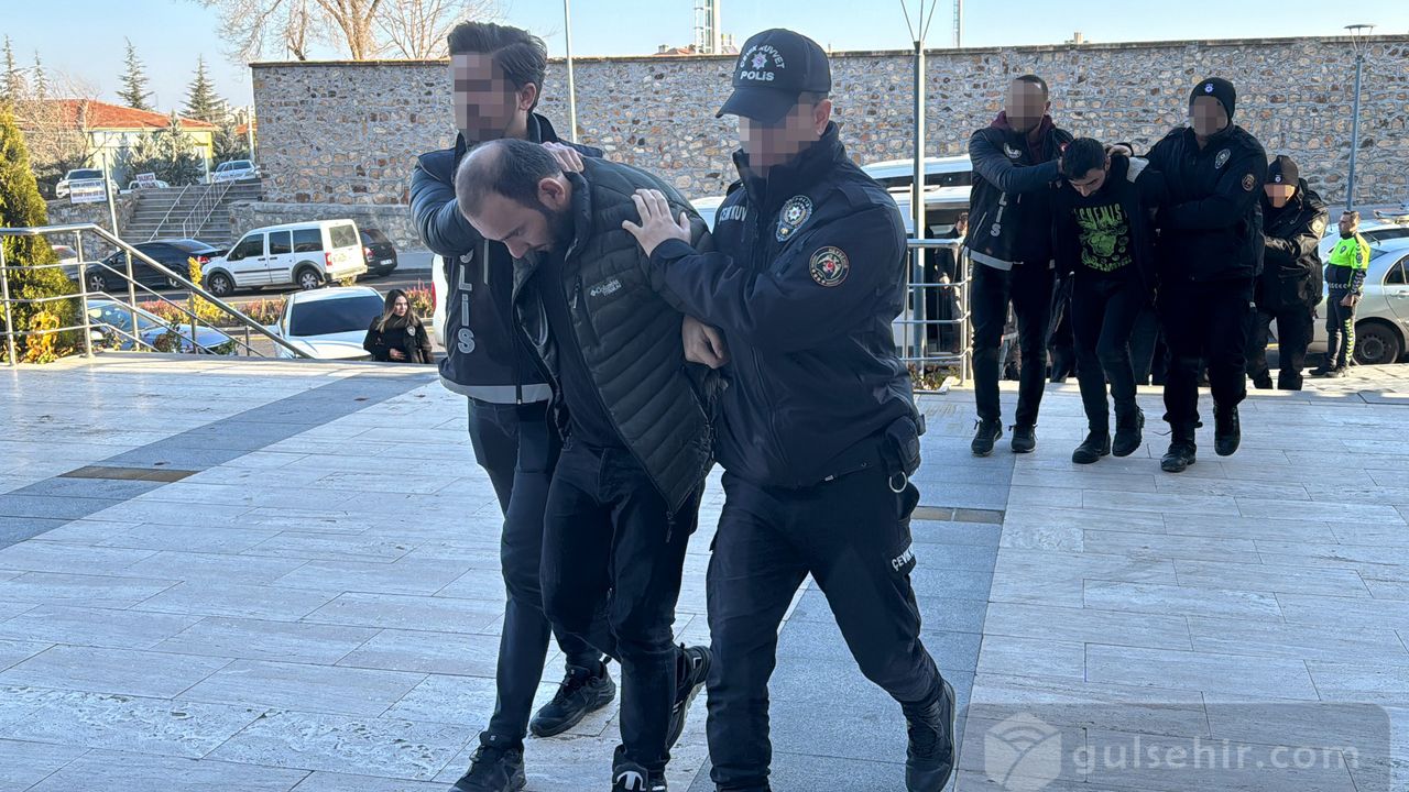 "Nevşehir'de Narkotik Operasyonu: 30 Kişi Gözaltına Alındı"