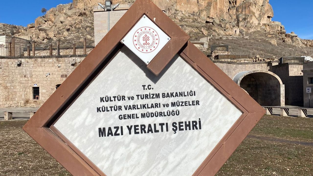 NEVÜ Avanos Güzel Sanatlar MYO Öğrencileri, Sanat Tarihi Dersi Kapsamında Mazı Köyü Yeraltı Şehri ve Kaya Mezarları Gezi