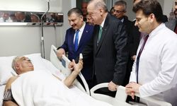 Cumhurbaşkanı Erdoğan Eski Başbakan Binali Yıldırım'ı Hastanede Ziyaret Etti