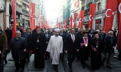 Beyoğlu'nda 'Din, Dil, Irk' gözetkemsizin birlik ve beraberlik yürüyüşü