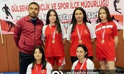 Avanos'ta badminton gururu