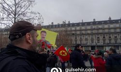 Paris'te, terör örgütü PKK sokakta