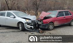 Afyonkarahisar'da otomobil kazası, 5 yaralı