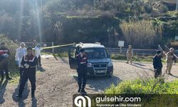 Antalya'da bir araçta 3 ceset bulundu
