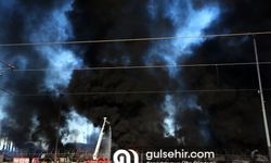 İskenderun Limanı'ndaki yangına müdahale devam ediyor