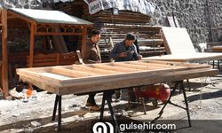 Gümüşhane'de depremzedeler için ahşap ev üretiliyor