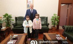 Eskişehir'de 2 öğrenci harçlıklarını bağışladı
