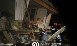 Hatay'da deprem sonrası 2 katlı iş yeri çöktü