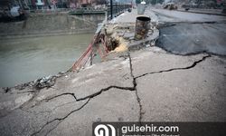 Hatay depremi nedeniyle bazı yol ve köprüler hasar gördü