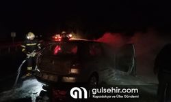 Muğla'da refüje çarpan otomobil alev aldı