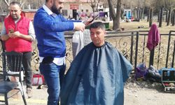 Kayseri'den Elbistan'a giden berberlerden ücretsiz tıraş
