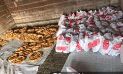 Kaymaklı kadınlarından depremzedelere ekmek yardımı