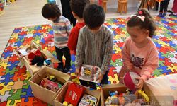 Aksaray'daki çocuklardan depremzede yaşıtlarına hediye