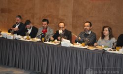 AK Parti Nevşehir A. Adayı Çiçekli basın toplantısı yaptı