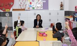 Nevşehir Valisi Becel'den anaokulu ve ilkokula ziyaret