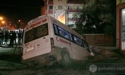 Samsun'da otomobil ile minibüs çarpıştı