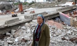 Depremde eşini kaybeden kadının yaşadıkları yürek burkuyor