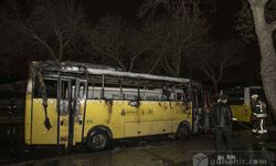 İstanbul'da, duran otobüs alev aldı