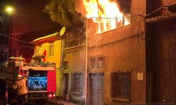 Bursa'da yangın çıkan evde mahsur kalan kadın kurtarıldı