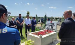 Fatih Çiftci,  Gülşehir Şehitliğini ziyaret etti