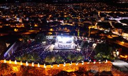 Kayaşehir Halk Oyunları Festivali mest etti