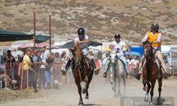 Menemen'de Nefes Kesen At Yarışları:''Ata Sporumuz Olan Rahvan Atçılığı'nda 200 Rahvan Atı Yarıştı''