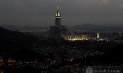 Suudi Arabistan’ın Mekke kentinde Kraliyet Saat Kulesi'ne ''Yıldırım Düştü''