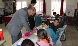 İlçe Milli Eğitim Müdürü Çevik, Yeniyaylacık Yeşilöz İlkokulları ve Gümüşyazı Köy Yaşam Merkezi'ni Ziyaret Etti