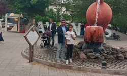 Nevşehir Temsilcimiz ve Kızı, Avanos'ta Broşür Dağıtımı Yaptı