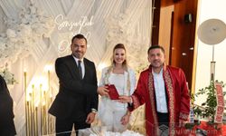 Rasim Arı, Büşra ve Özgür Çiftinin Nikah Törenine Katılarak Nikahlarını Kıydı